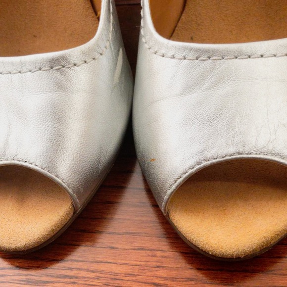 Aerosoles Silver Metallic Peep-Toe 3 1/4 Heels - Picture 4 of 8